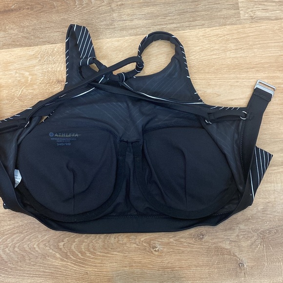 Athleta Chevron High Neck Strappy Swim Top Padded Halter Underwire Size 34 D/ DD - Picture 8 of 14
